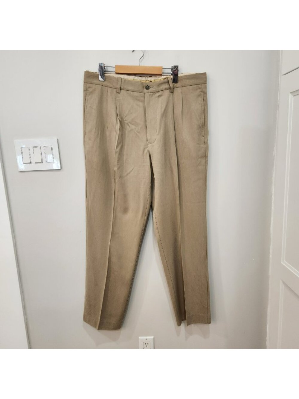 VTG Tommy Bahama Silk Bamboo Dress Pants Mens 36x30 Beige Pleated Summer Casual